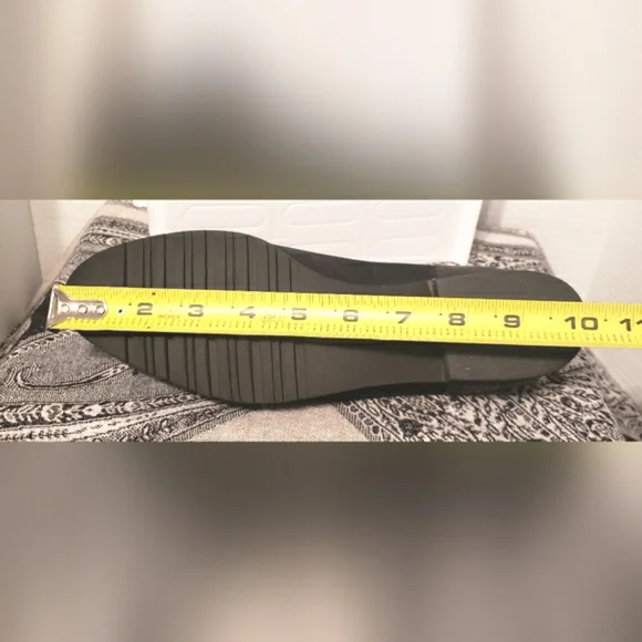 Salvatore Ferragamo Black Women's Lace-up Brogue Oxfords Size 8.5B - Picture 13 of 15